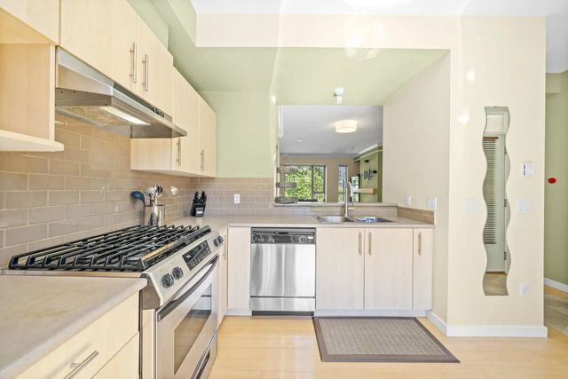 9229 University Crescent 131, Burnaby