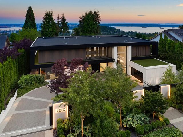 690 Knockmaroon Road, West Vancouver