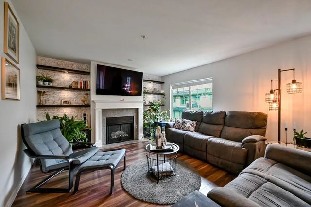8892 208 Street 22, Langley