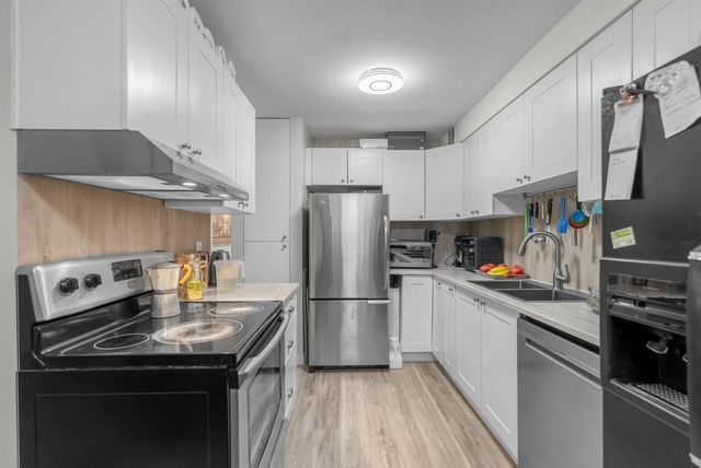 515 Eleventh Street 101, New Westminster