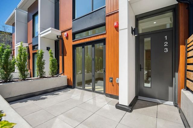 725 W 49 Avenue 123, Vancouver