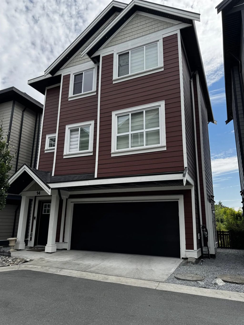 608 Ewen Avenue 14, New Westminster