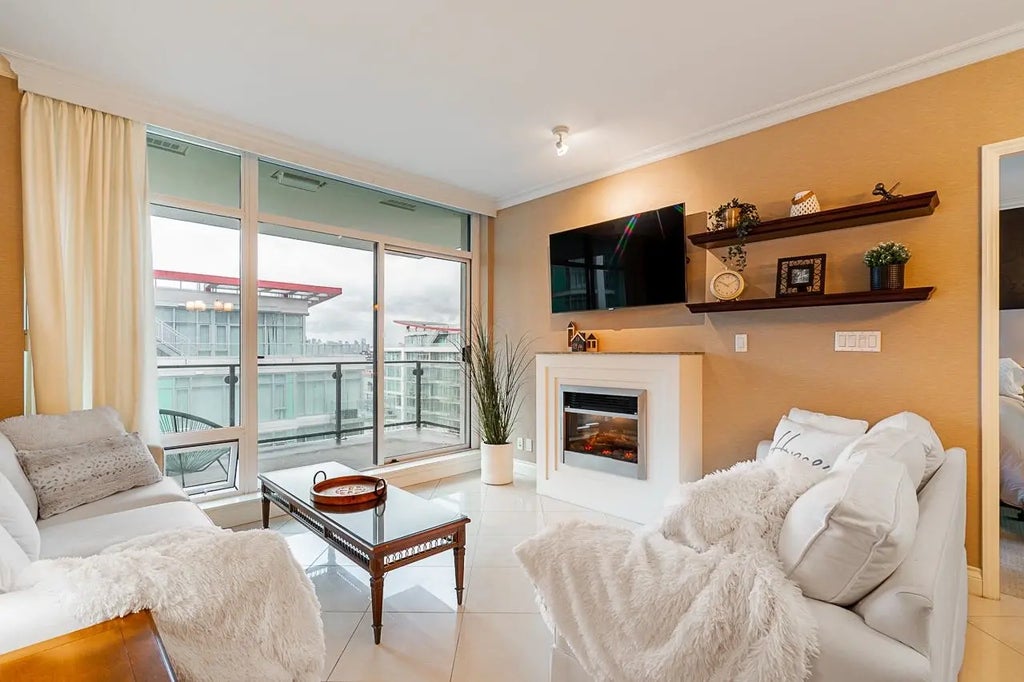 172 Victory Ship Way 905, North Vancouver
