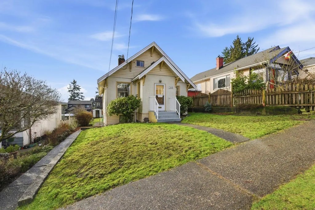 348 Simpson Street, New Westminster
