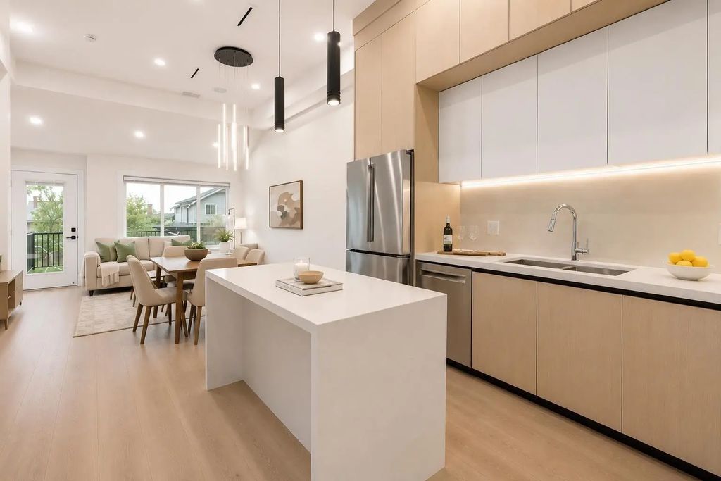 914 Rochester Avenue 101, Coquitlam