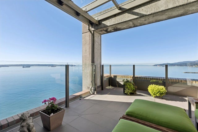 2250 Bellevue Avenue 9, West Vancouver
