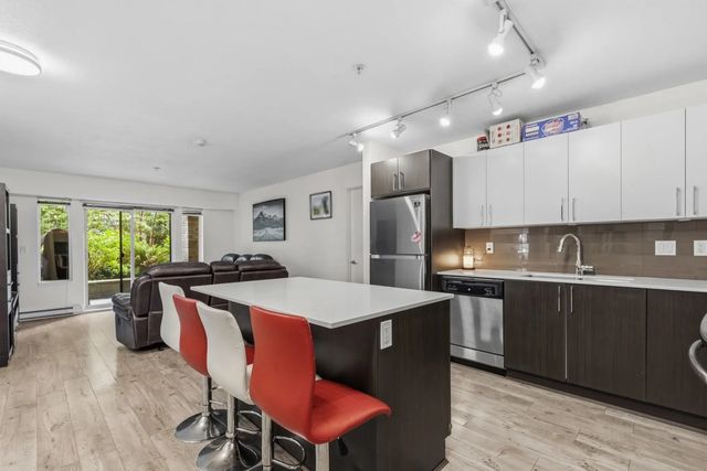8695 160 Street 206, Surrey