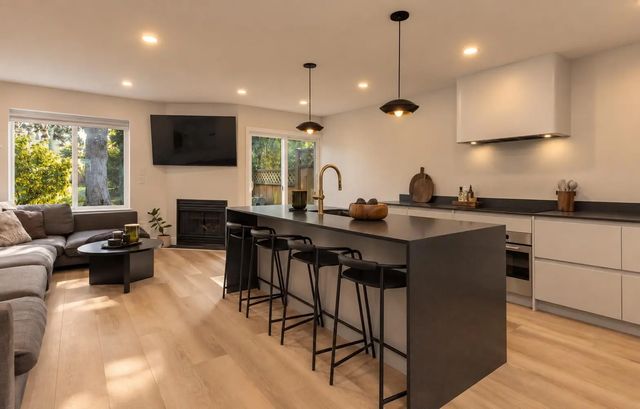 40200 Government Road 16, Squamish