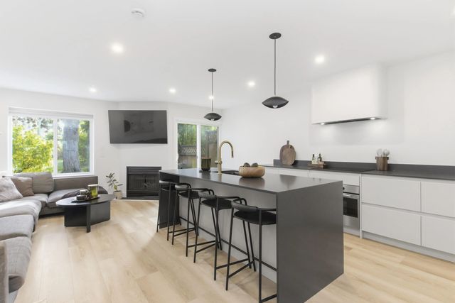 40200 Government Road 16, Squamish