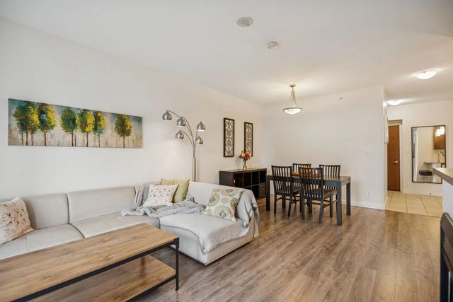 280 Ross Drive 1407, New Westminster