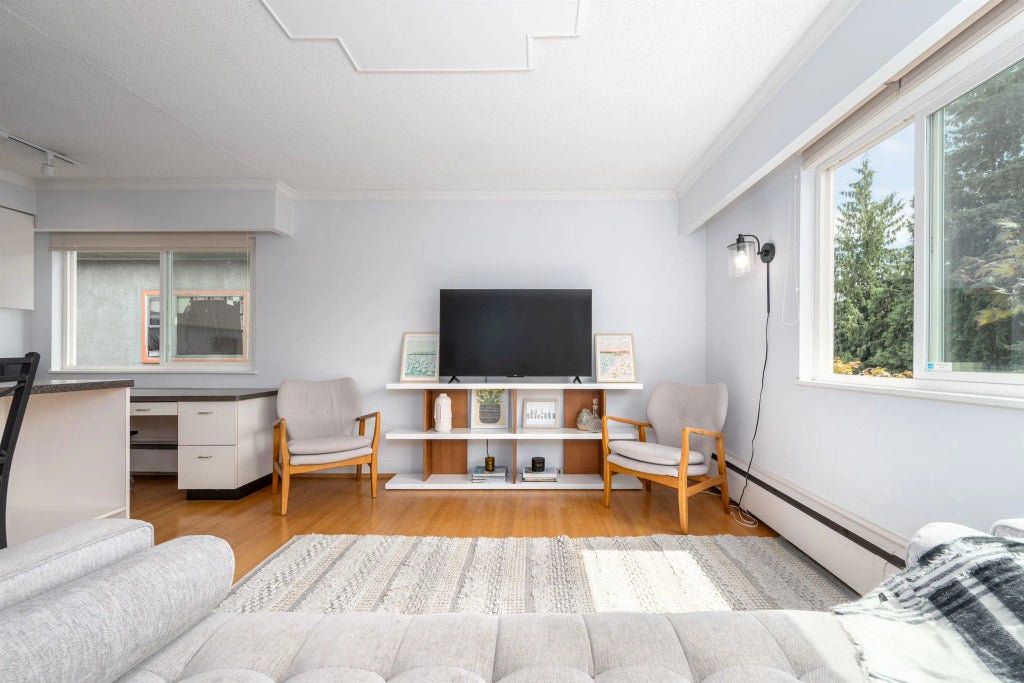 1235 W 10th Avenue 8, Vancouver