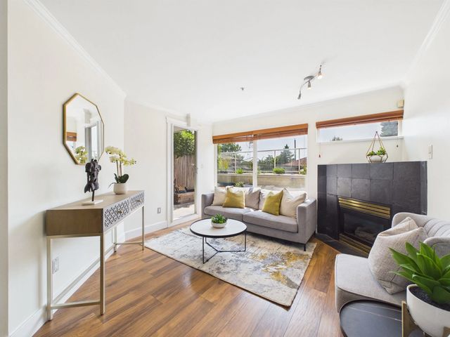 2238 Kingsway Street 215, Vancouver