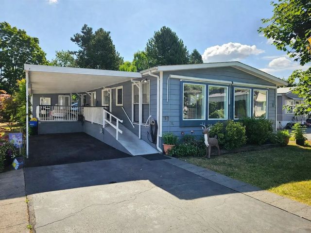 145 King Edward Street 31, Coquitlam