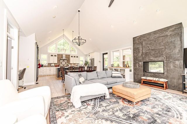 12290 269 Street, Maple Ridge