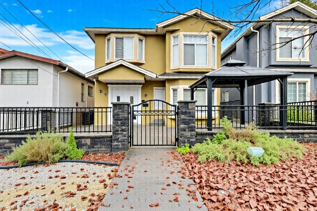 7332 1st Street, Burnaby