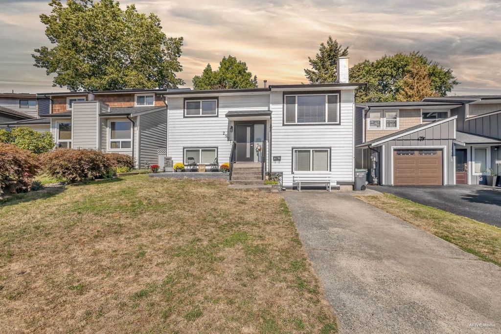 2521 Wilding Crescent, Langley