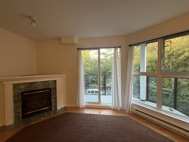 2212 Oxford Street 305, Vancouver