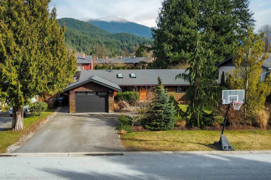 1518 Eagle Run Drive, Squamish