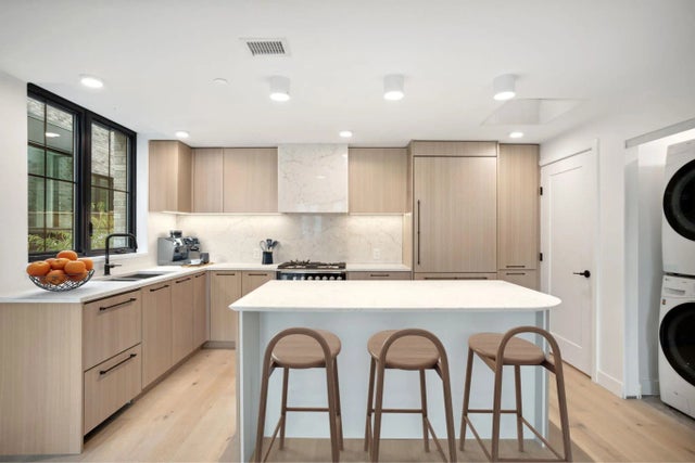 157 W King Edward Avenue 101, Vancouver