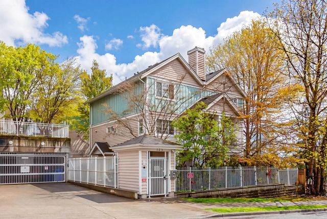 123 Seventh Street 1, New Westminster