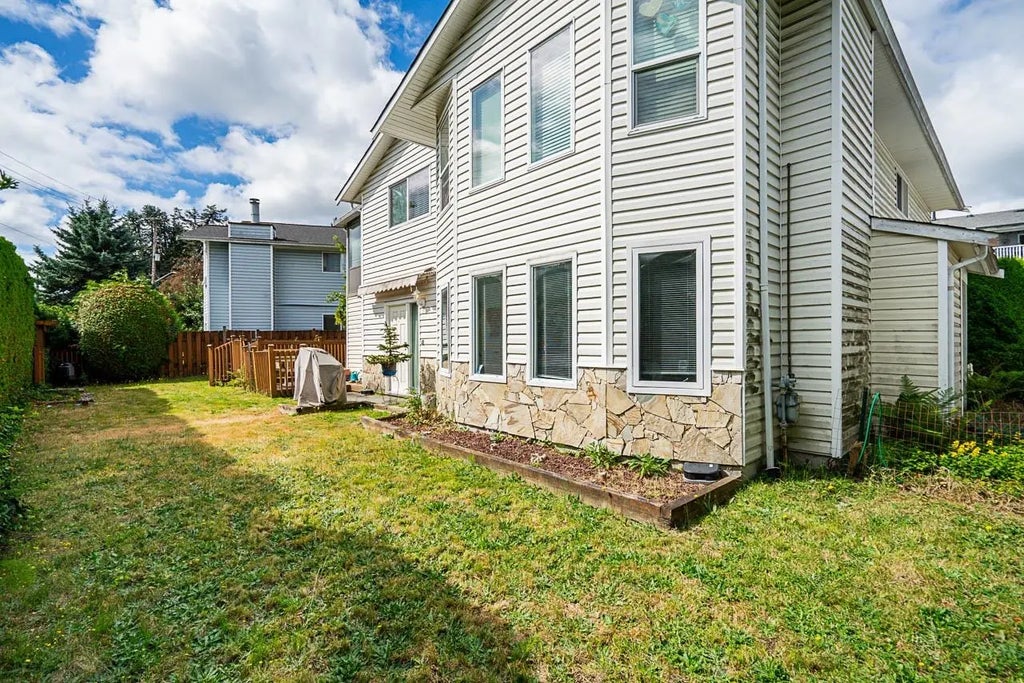 527 E Columbia Street, New Westminster