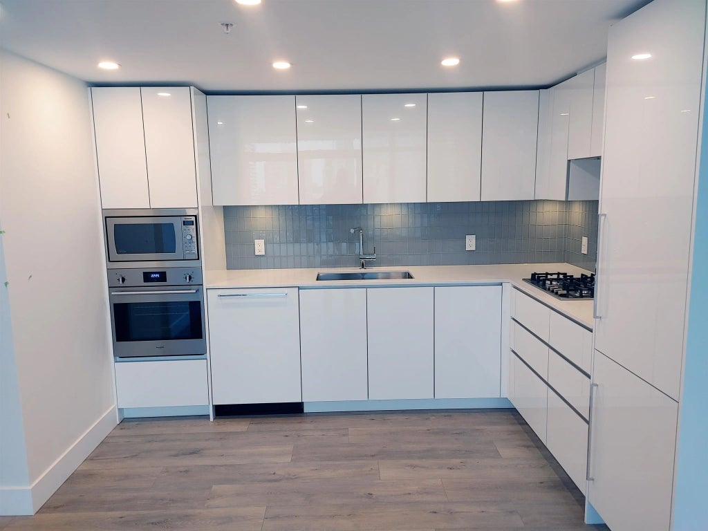 10428 Whalley Boulevard 1005, Surrey