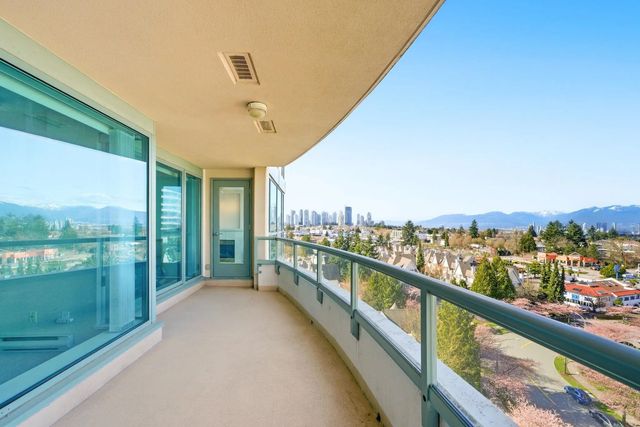 6622 Southoaks Crescent 1003, Burnaby