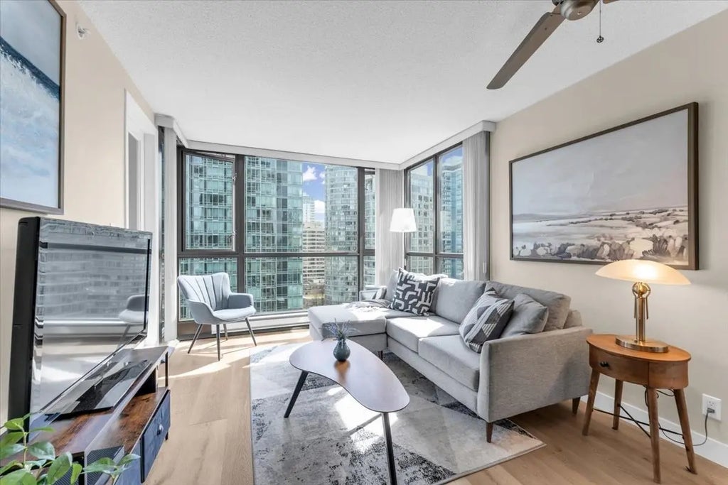 1331 Alberni Street 2011, Vancouver