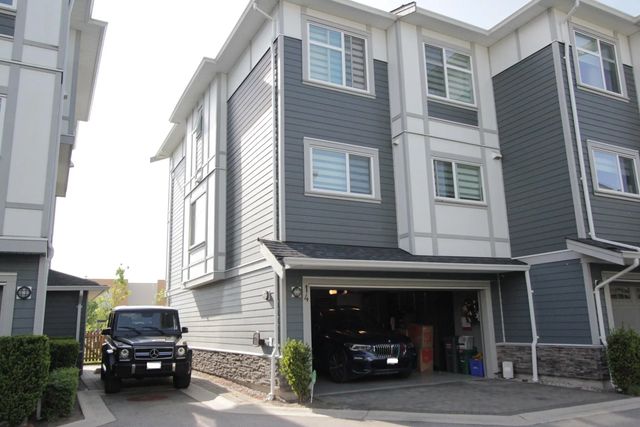 9560 Alexandra Road 14, Richmond