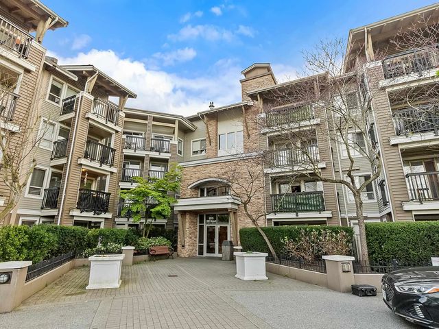8915 202 Street 322, Langley