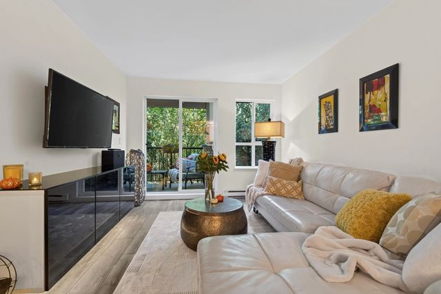 8717 160 Street 407, Surrey
