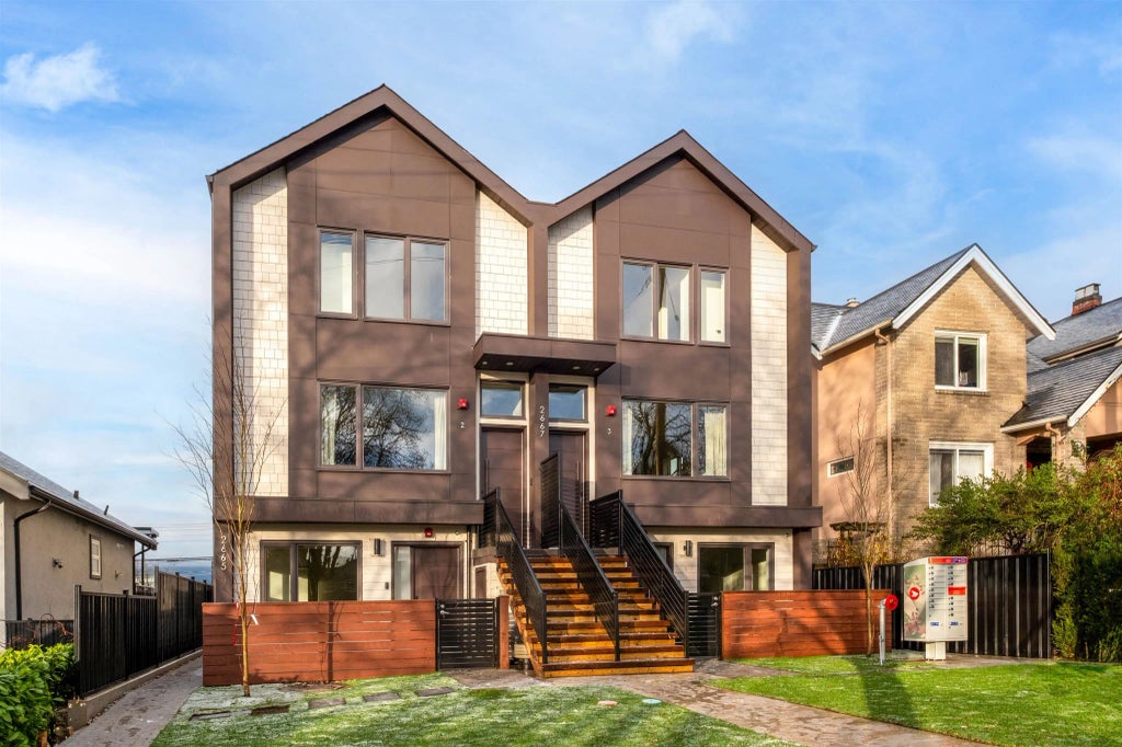 2667 E Pender Street 1, Vancouver