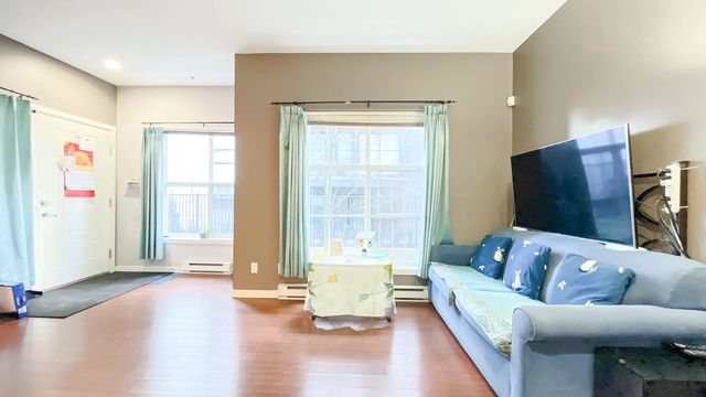4155 Central Boulevard 215, Burnaby