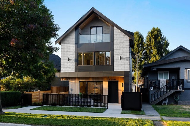 2435 Napier Street 1, Vancouver