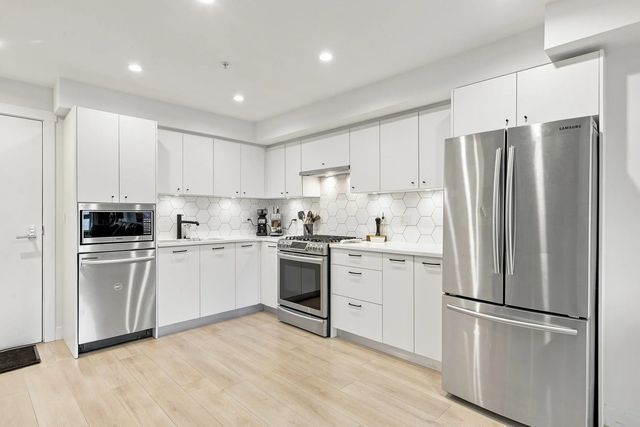 1519 Crown Street 305, North Vancouver
