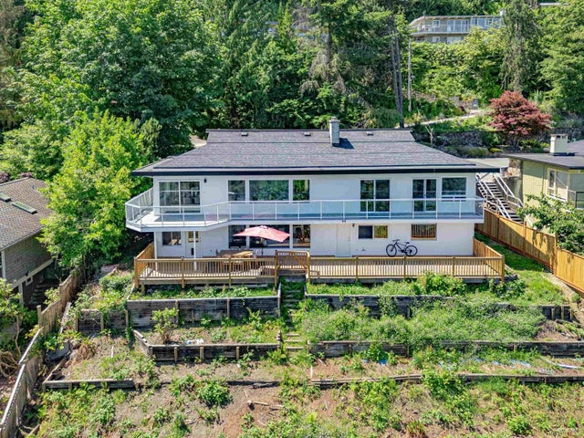 818 Younette Drive, West Vancouver