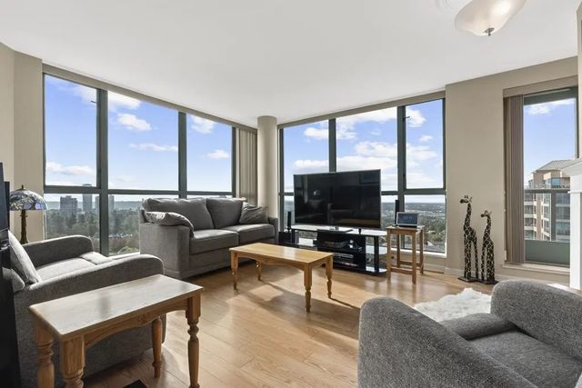 6611 Southoaks Crescent 1703, Burnaby
