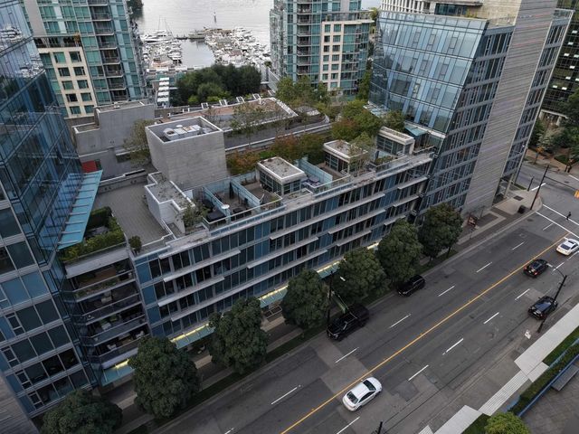 1477 W Pender Street 206, Vancouver