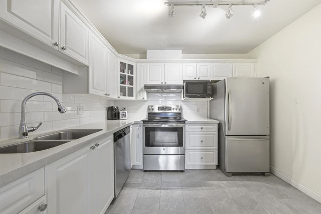 5735 Hampton Place 105, Vancouver