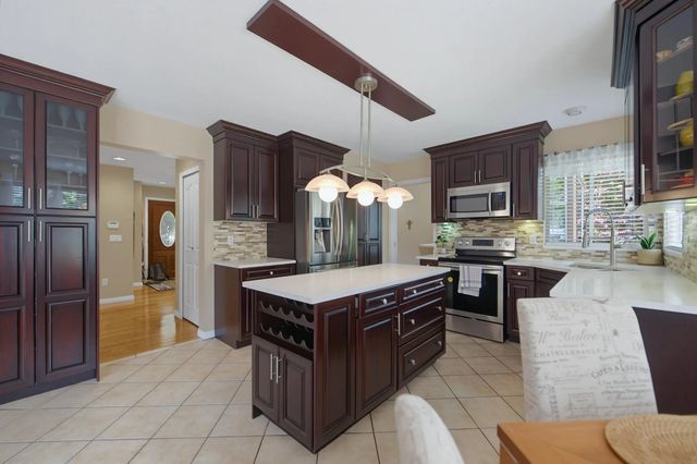 10482 Ashdown Place, Surrey