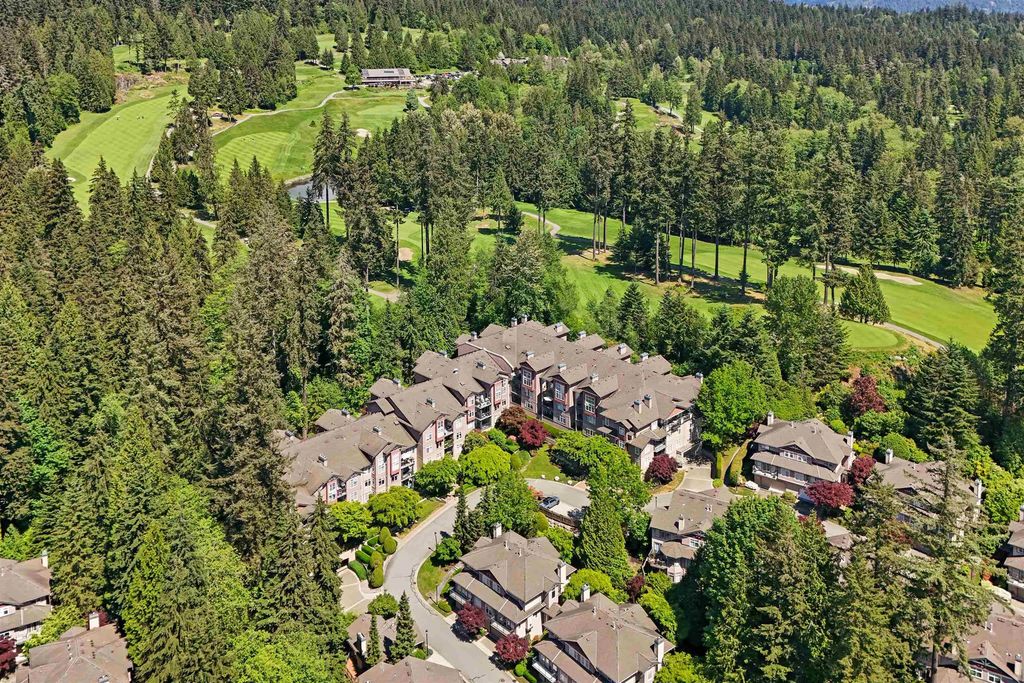 1140 Strathaven Drive 306, North Vancouver