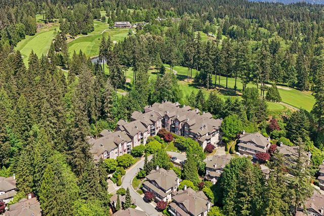 1140 Strathaven Drive 306, North Vancouver