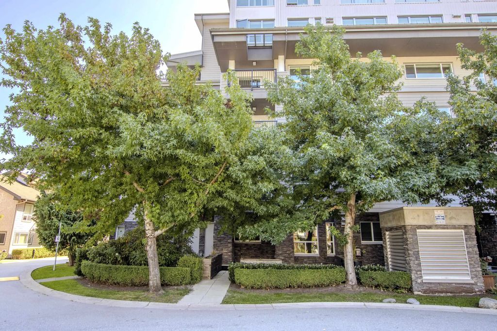 1212 Main Street 115, Squamish
