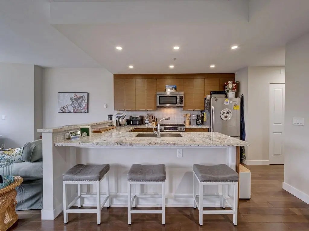 5725 Teredo Street 210, Sunshine Valley