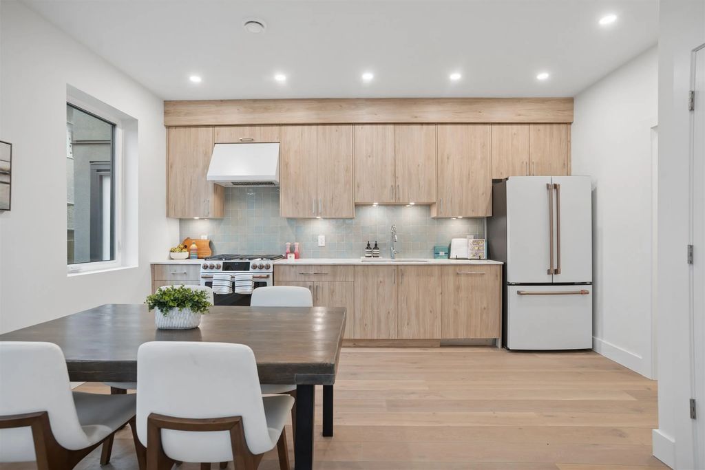 2339 Parker Street 2, Vancouver