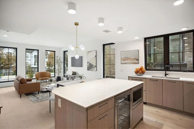 157 W King Edward Avenue 101, Vancouver