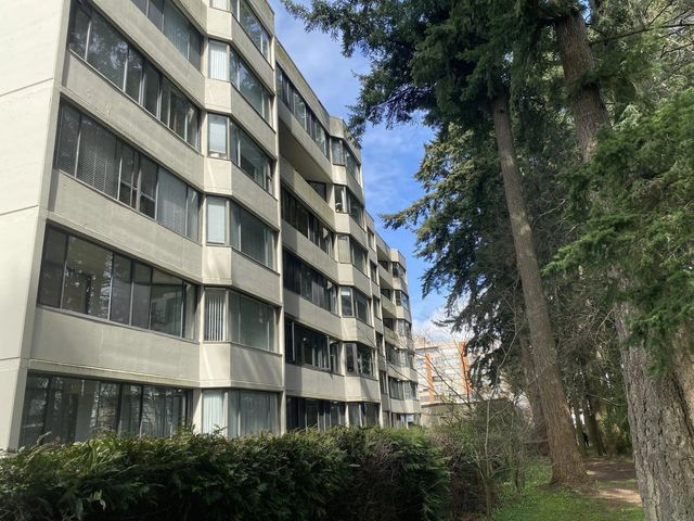 1442 Foster Street 102, White Rock