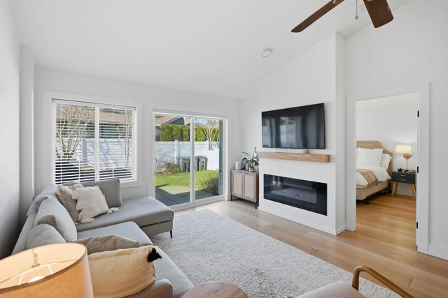 17516 4 Avenue 34, Surrey