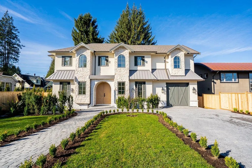 9033 Queen Street, Langley