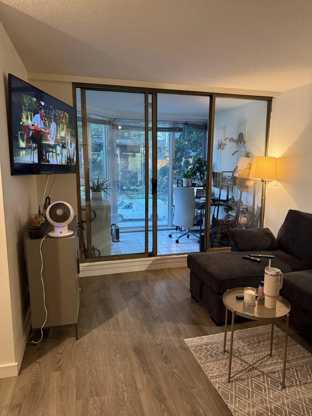 888 Pacific Avenue 305, Vancouver